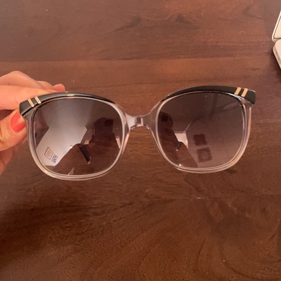 Chloé Sunglasses - Picture 3 of 5